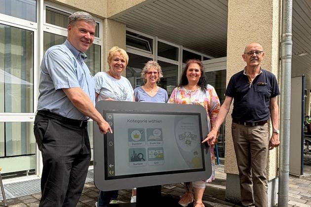 Hier bei der Präsentation: Lions-Präsident Alexander Humke, Kolping-Vorstand Christa D’Avis, Fördervereins-Vorstand Marion Persch, Stellv. Einrichtungsleiterin Alexandra Hirth und Geschäftsführer Michael Brahm (von links nach rechts)