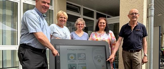 Hier bei der Präsentation: Lions-Präsident Alexander Humke, Kolping-Vorstand Christa D’Avis, Fördervereins-Vorstand Marion Persch, Stellv. Einrichtungsleiterin Alexandra Hirth und Geschäftsführer Michael Brahm (von links nach rechts)