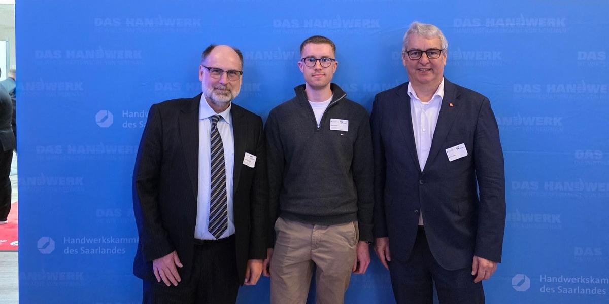 Drei Männer nebeneinander (c) Andreas Heinrich Drei Männer nebeneinander