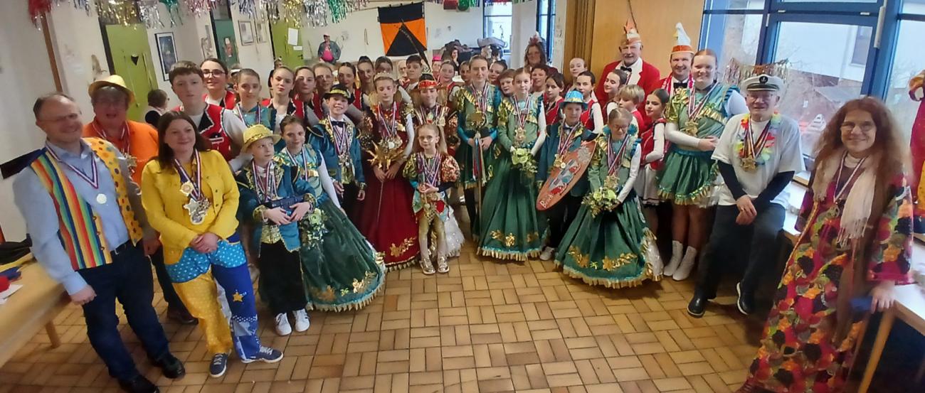 Gruppenfoto von Karnvalisten in Neuwied