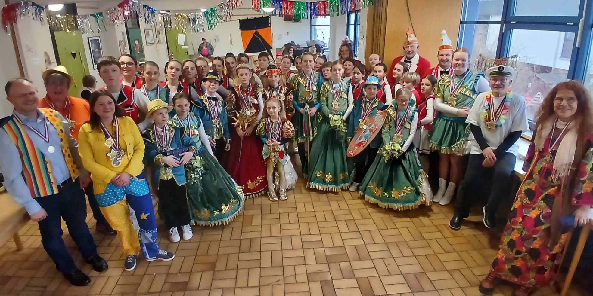 Gruppenfoto von Karnvalisten in Neuwied