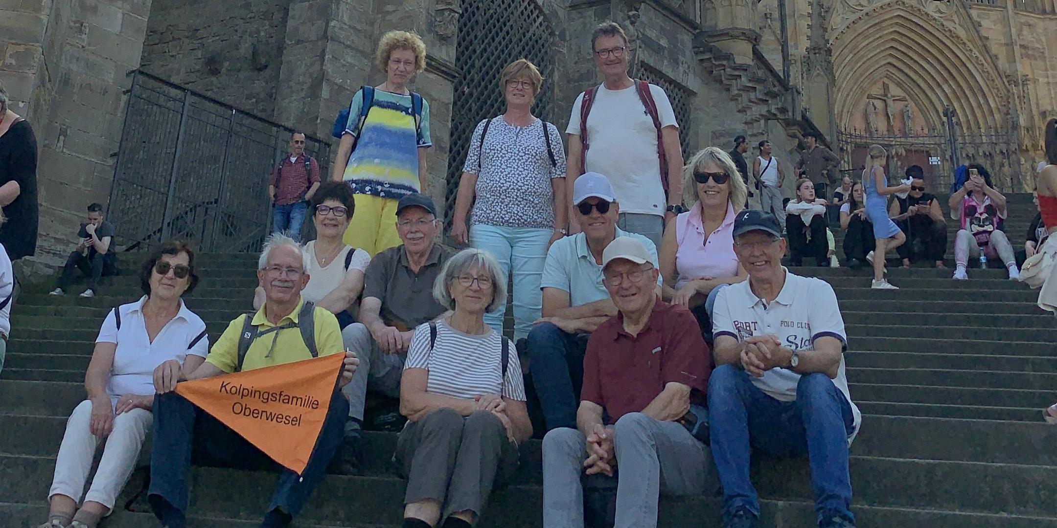Gruppenfoto der Kolpingsfamilie Oberwesel vor dem Erfurter Dom