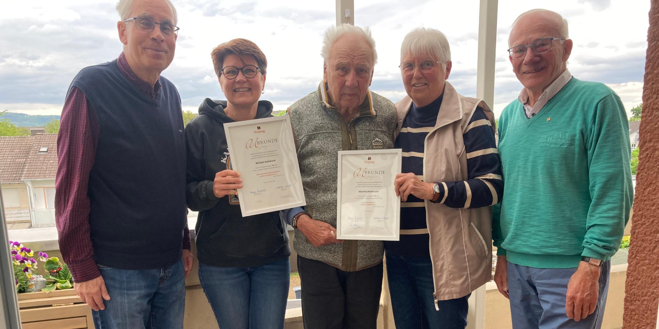 Mitglieder der Kolpingsfamilie Neuwied mit Ehrenurkunden