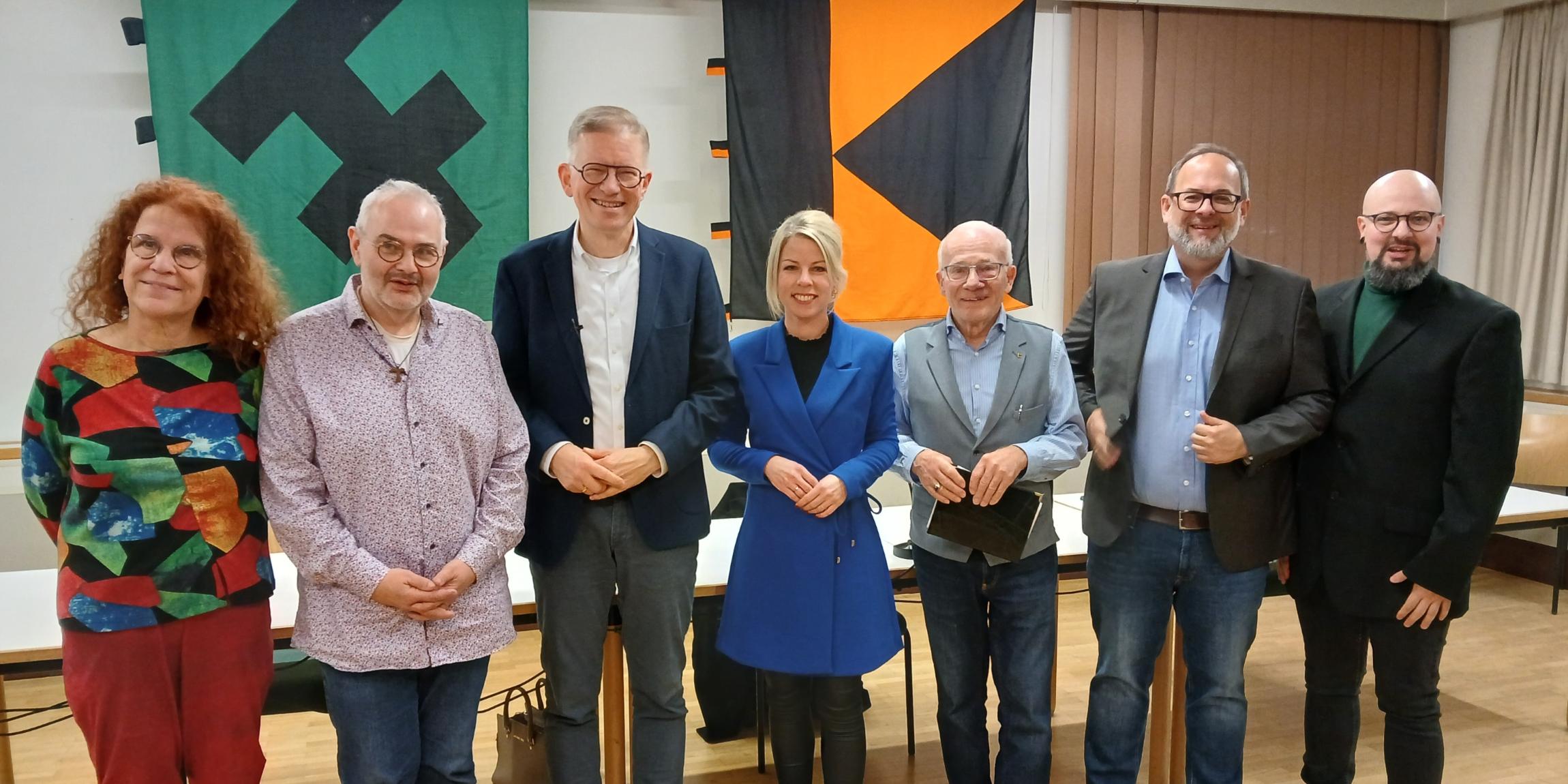 Politiker*innen mit Vertretern von Kolping Neuwied und KAB