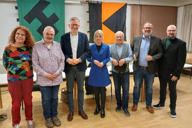 Politiker*innen mit Vertretern von Kolping Neuwied und KAB