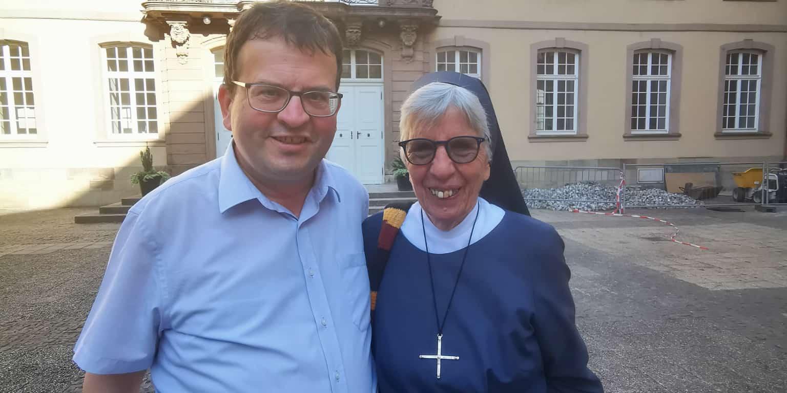 Andreas Kossmann und Schwester Lorena (c) Andreas Kossmann Andreas Kossmann und Schwester Lorena
