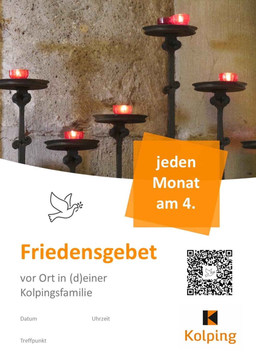 Oben Bild mit fünf Kerzenständern in unterschiedlicher Höhe mit roten Kerzen vor einer Säule in der Minoritenkirche in Köln, unten Bereich für Informationen zum Friedensgebet vor Ort