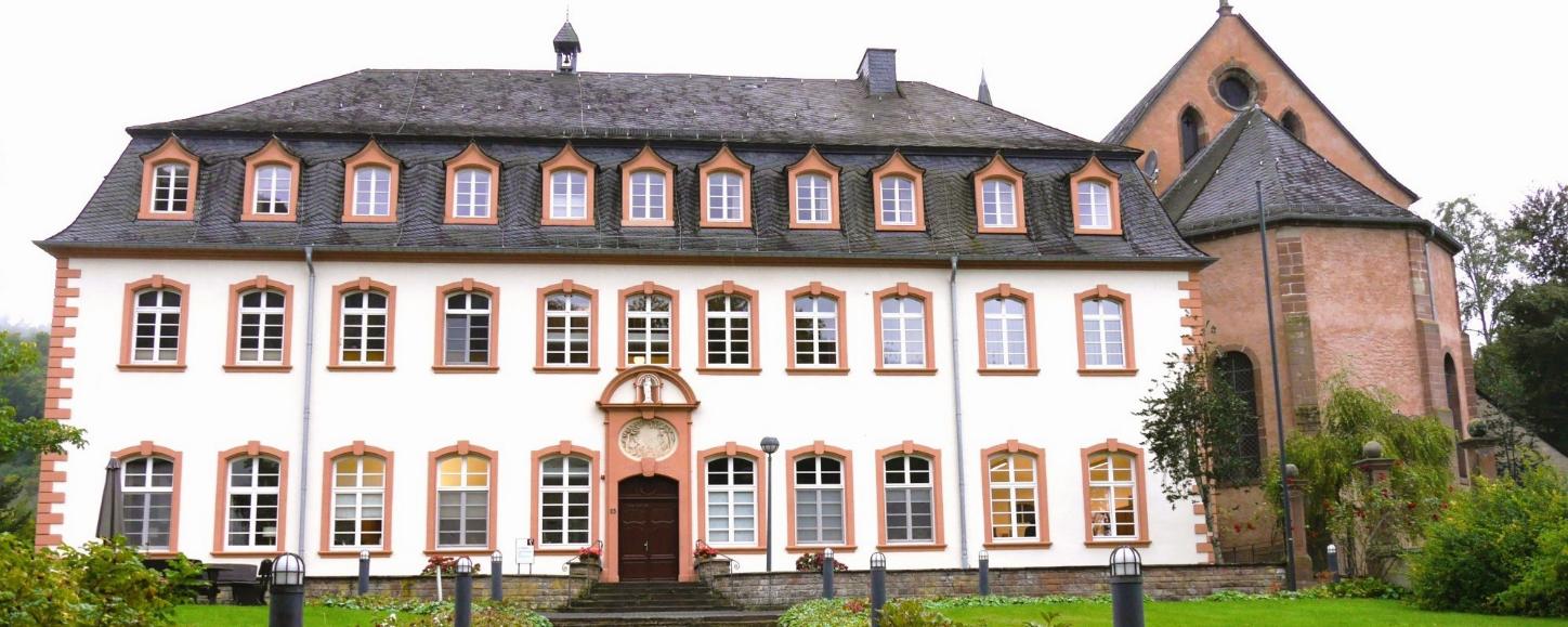 Frontansicht auf das Exerzitienhaus St. Thomas