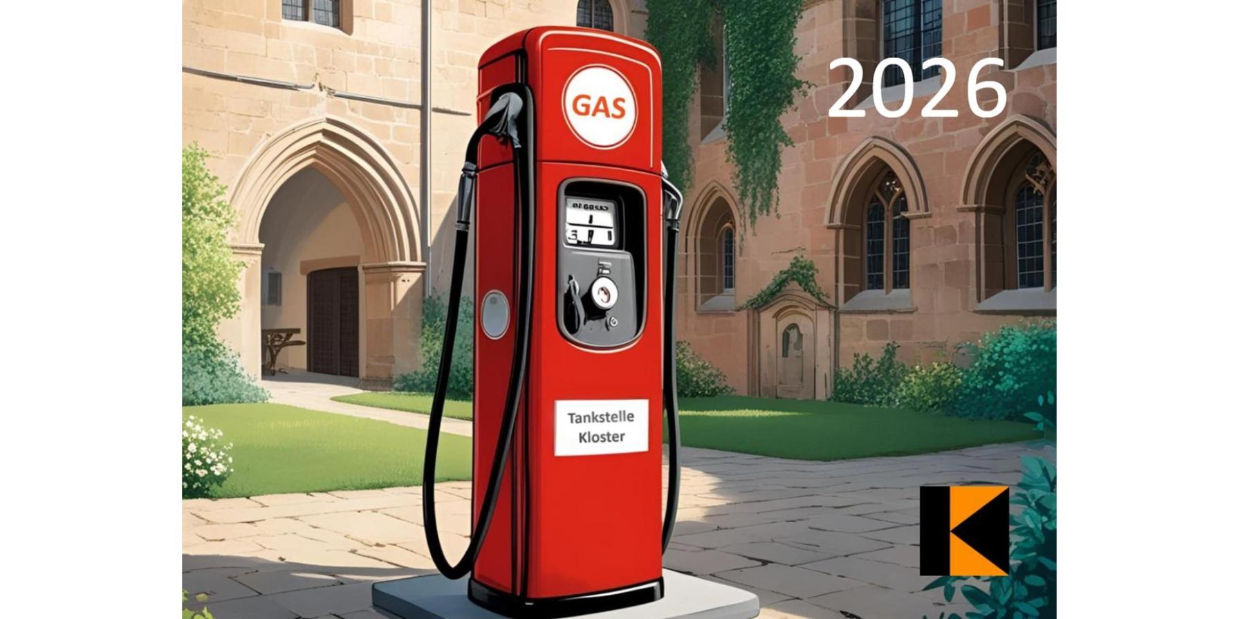 im Hintergrund ein Kloster, im Vordergrund eine Zapfsäule wie an einer alten Tankstelle