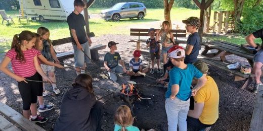 Grillplatz mit Kindern (c) Kolpingsfamilie Konz-Karthaus Grillplatz mit Kindern